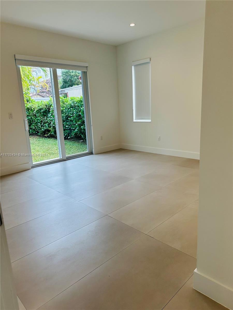 SILVER BLUFF GARDENS - Residential