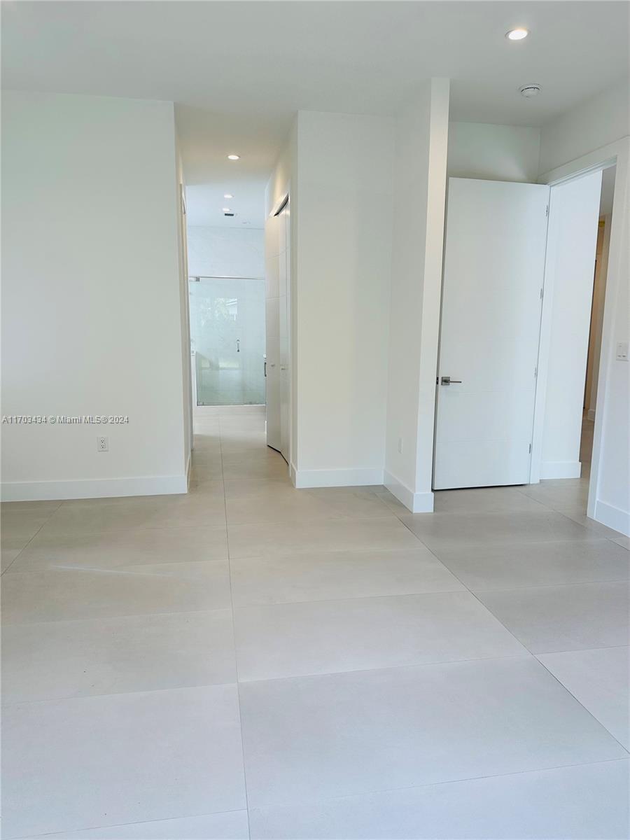SILVER BLUFF GARDENS - Residential