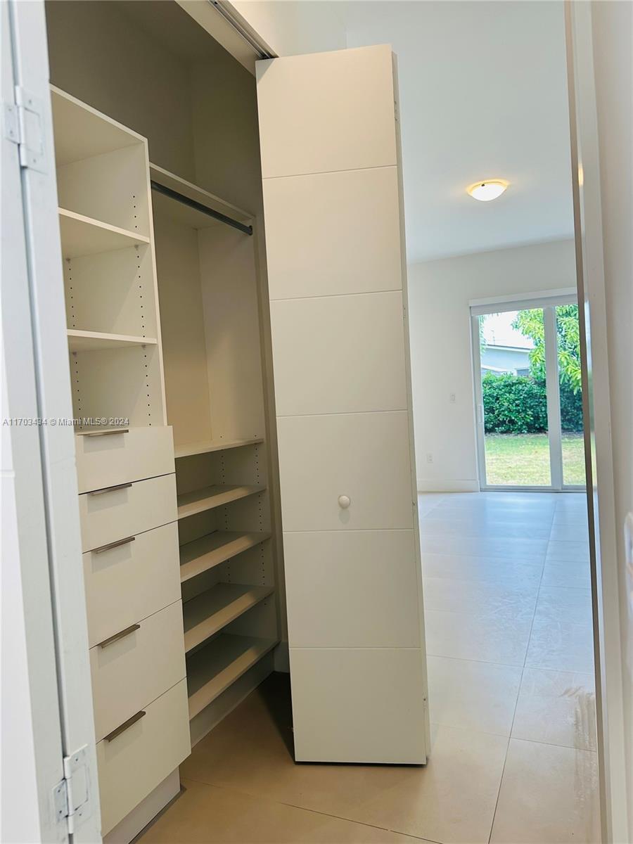SILVER BLUFF GARDENS - Residential