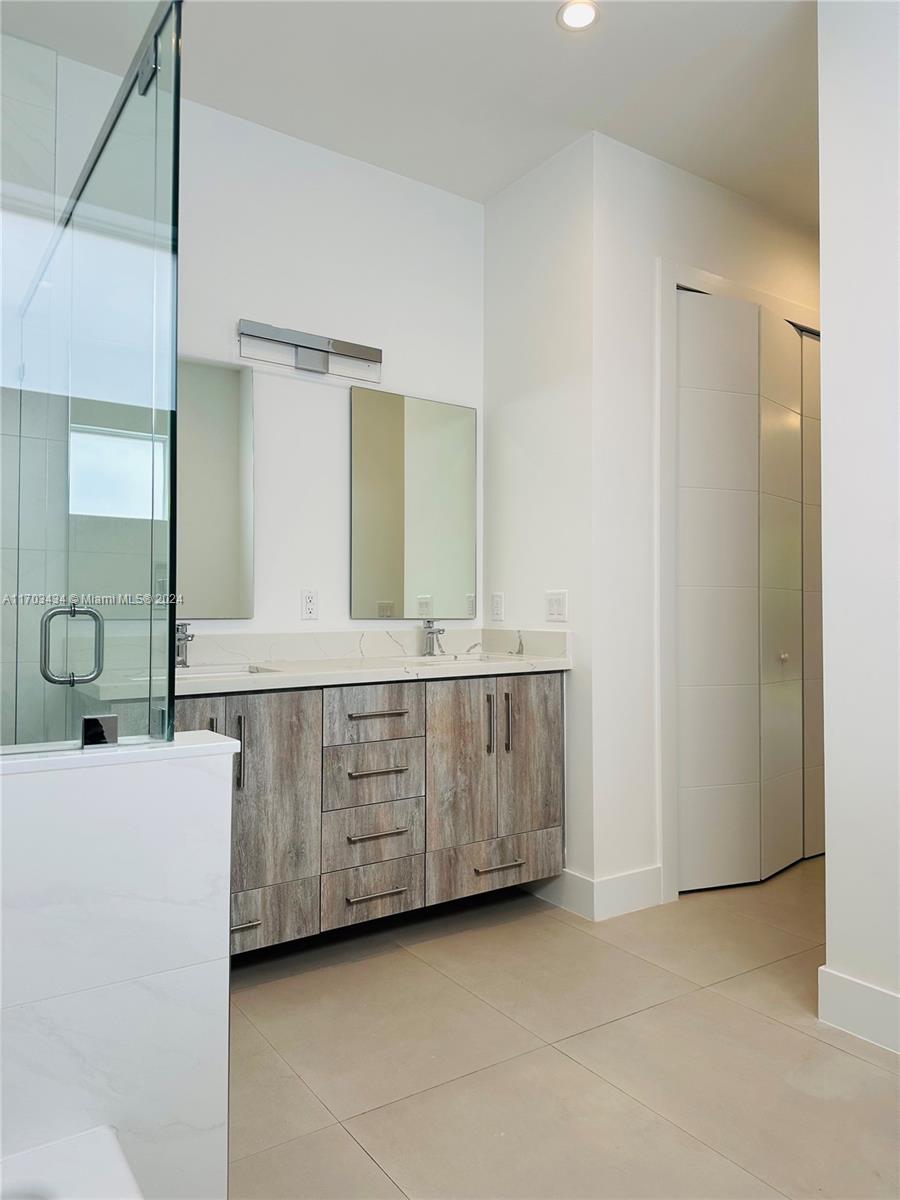 SILVER BLUFF GARDENS - Residential