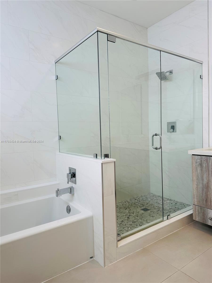 SILVER BLUFF GARDENS - Residential