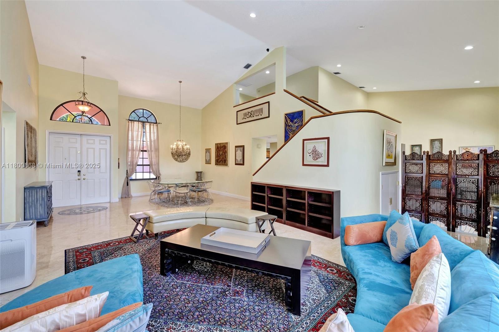10425 Bermuda Dr