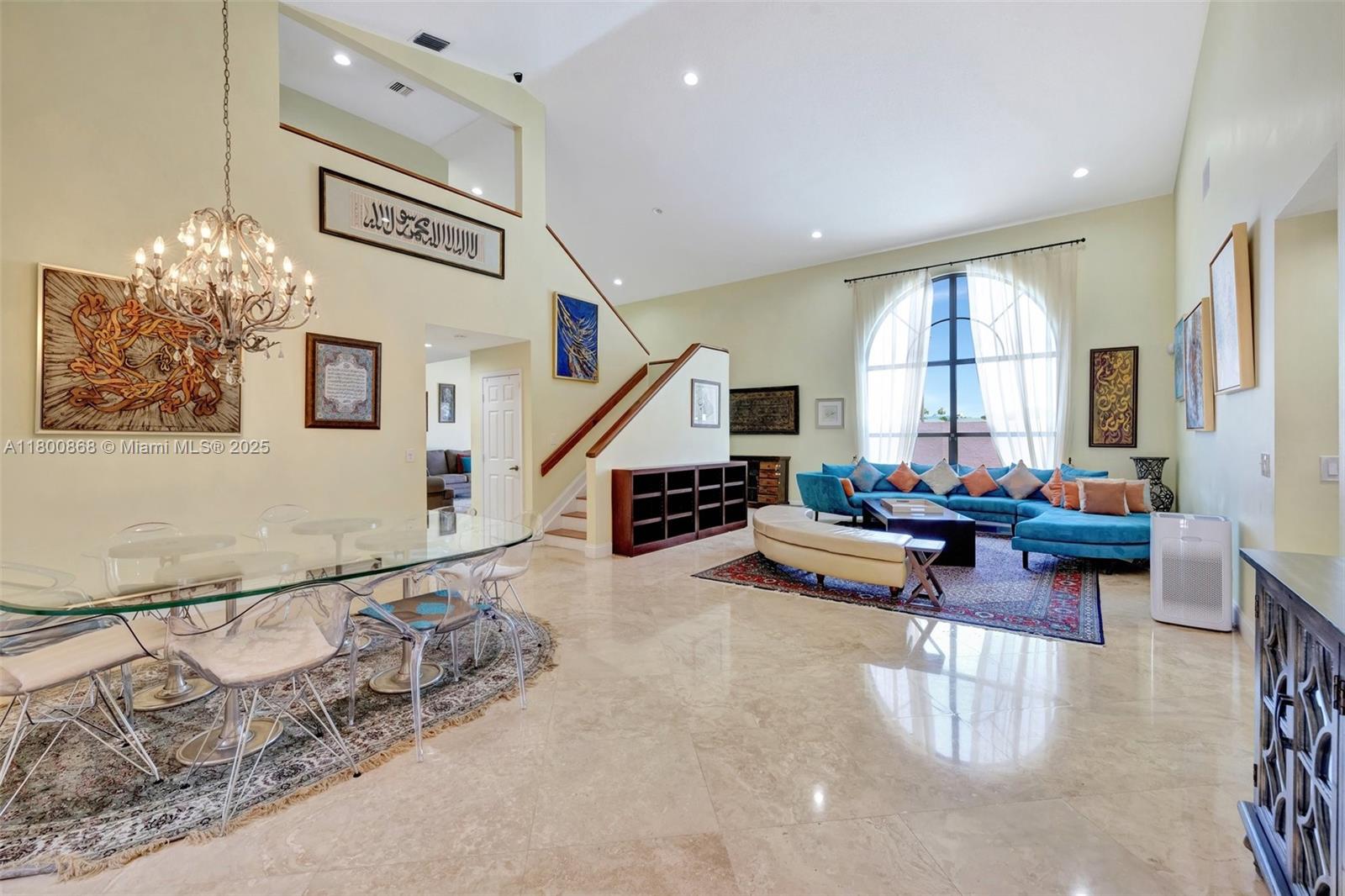 10425 Bermuda Dr