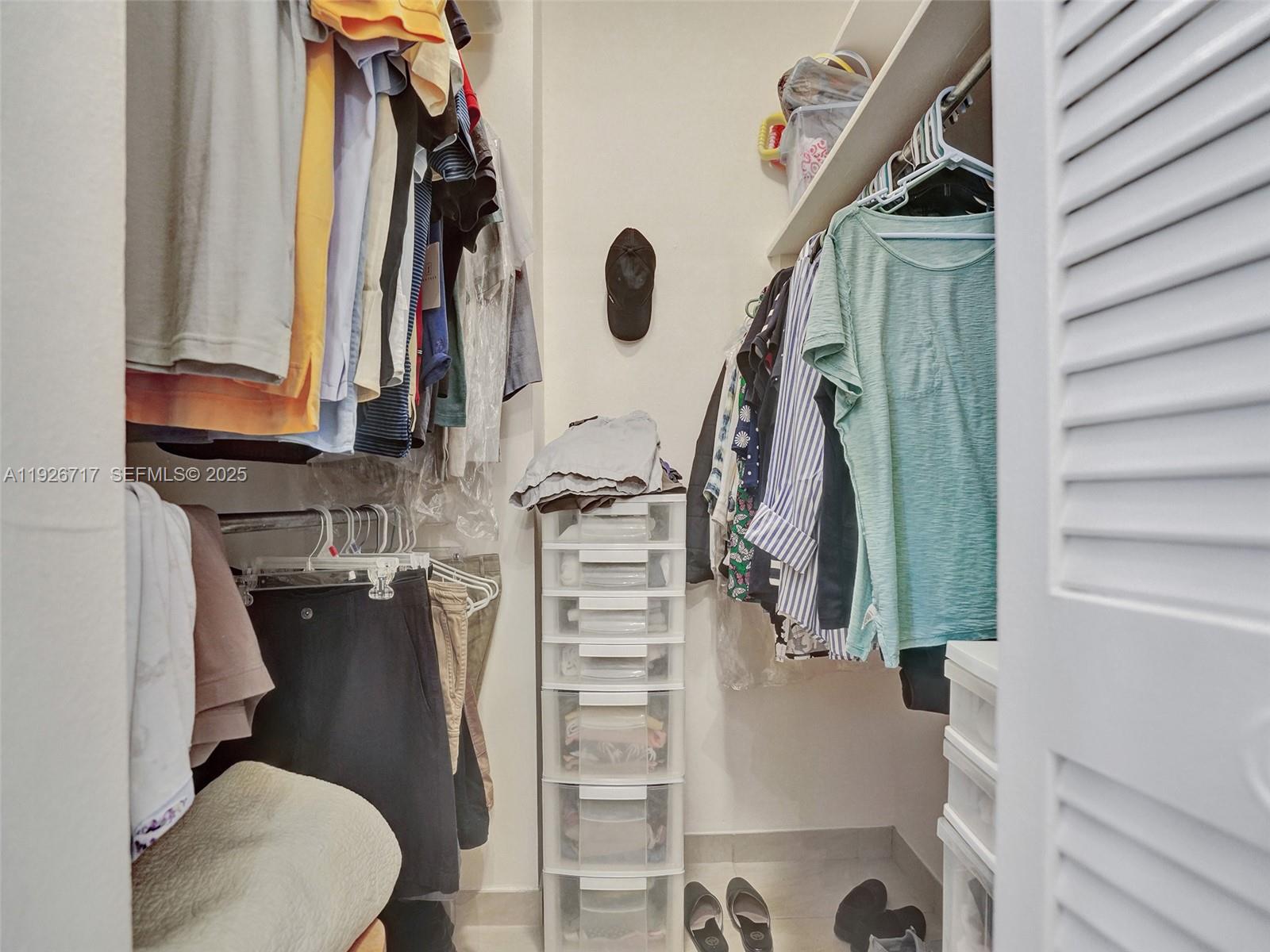 HEMISPHERES CONDO - Residential Lease