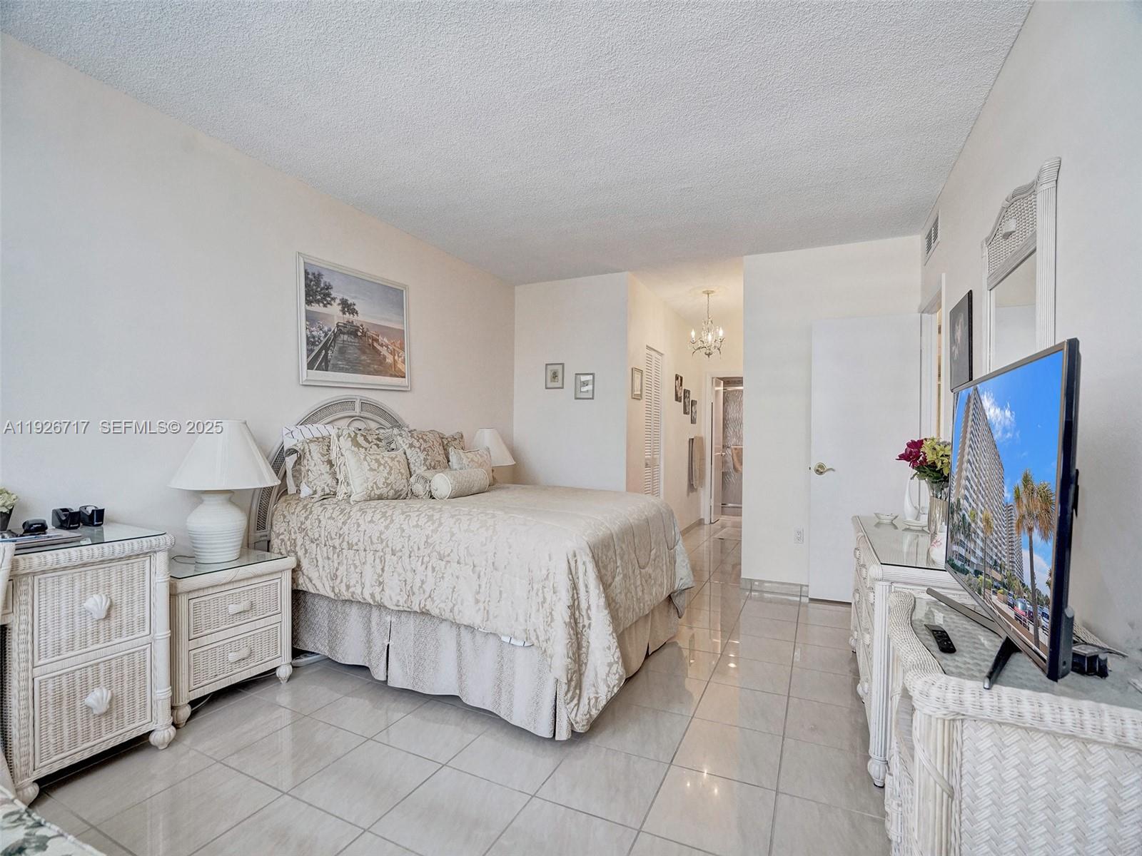 HEMISPHERES CONDO - Residential Lease