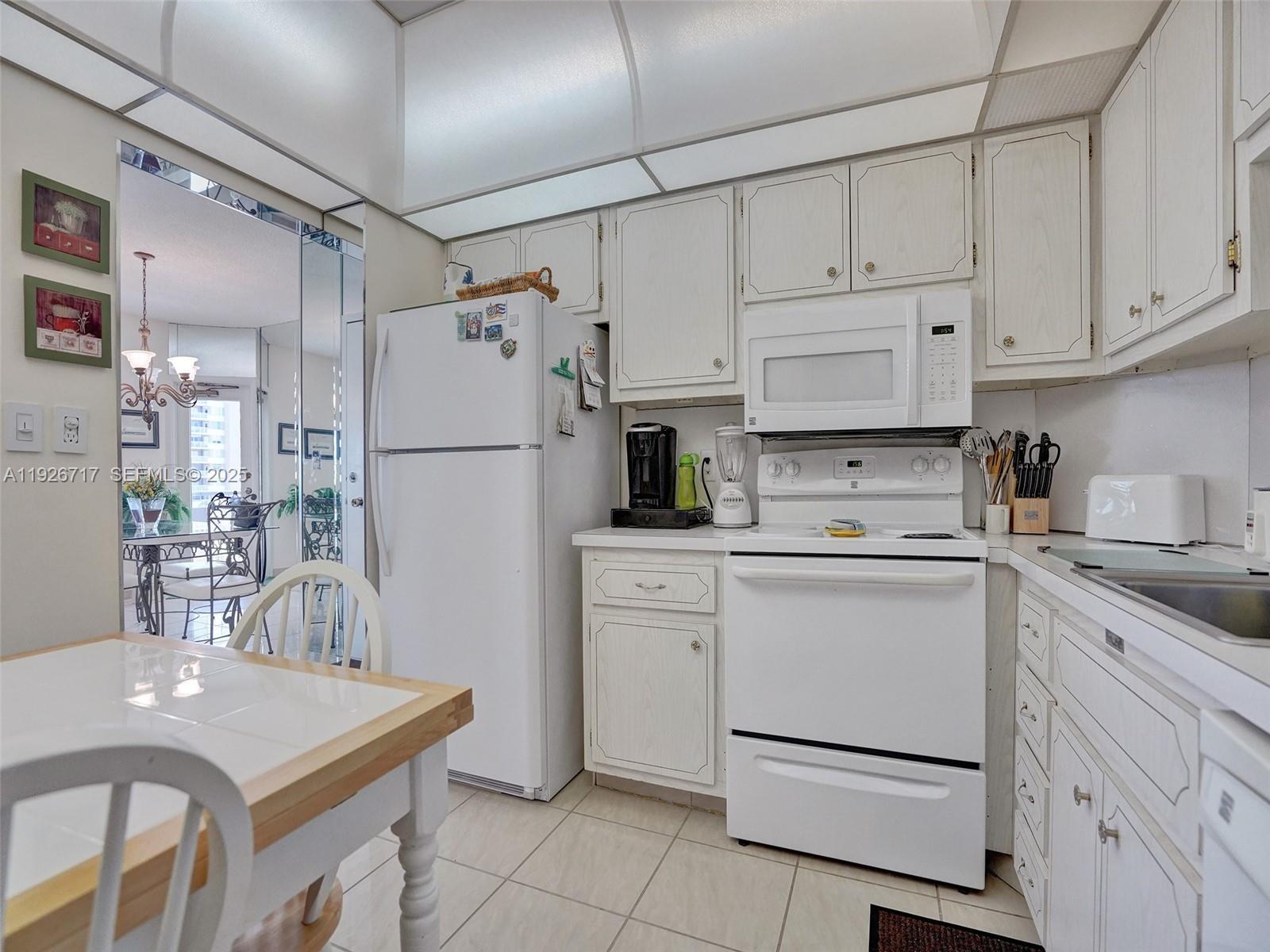 HEMISPHERES CONDO - Residential Lease