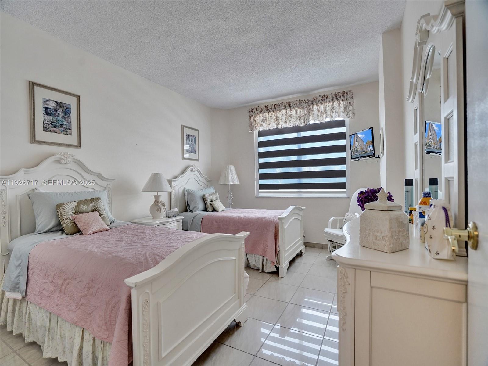 HEMISPHERES CONDO - Residential Lease