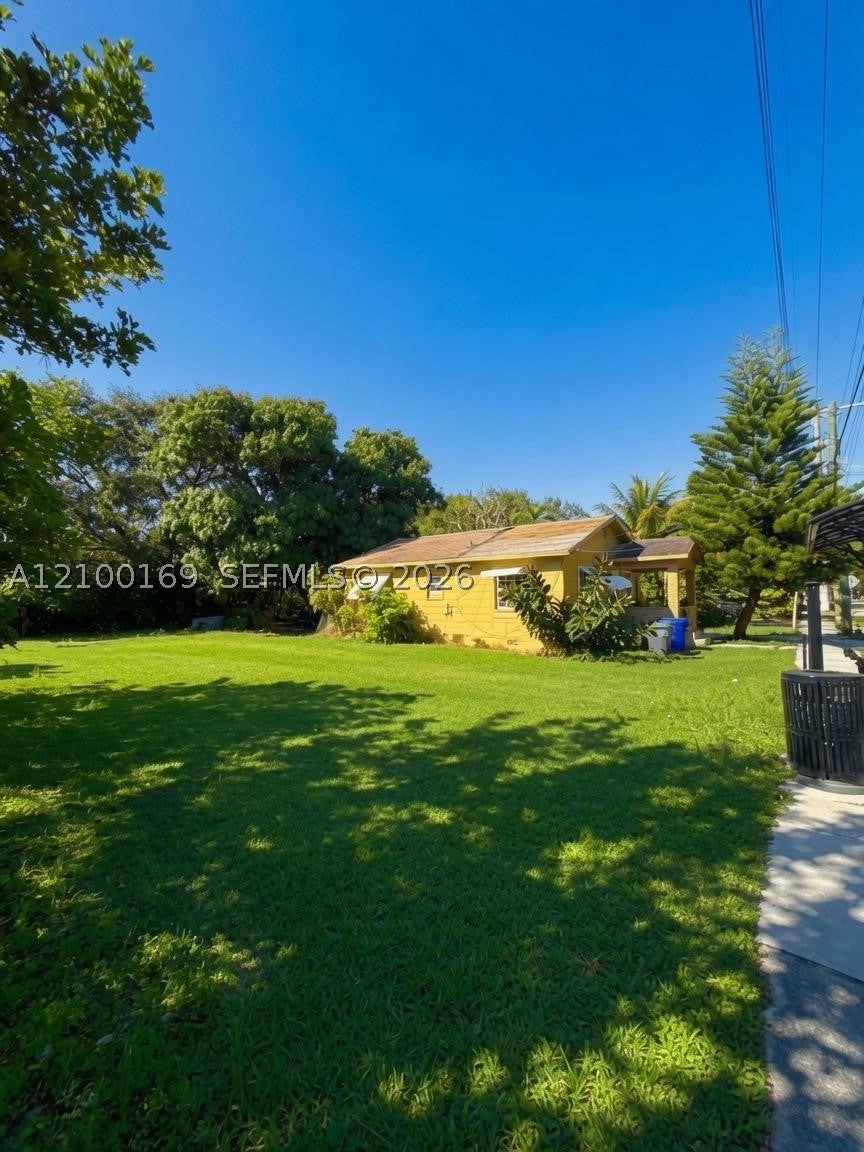 1100 N 24th Ave