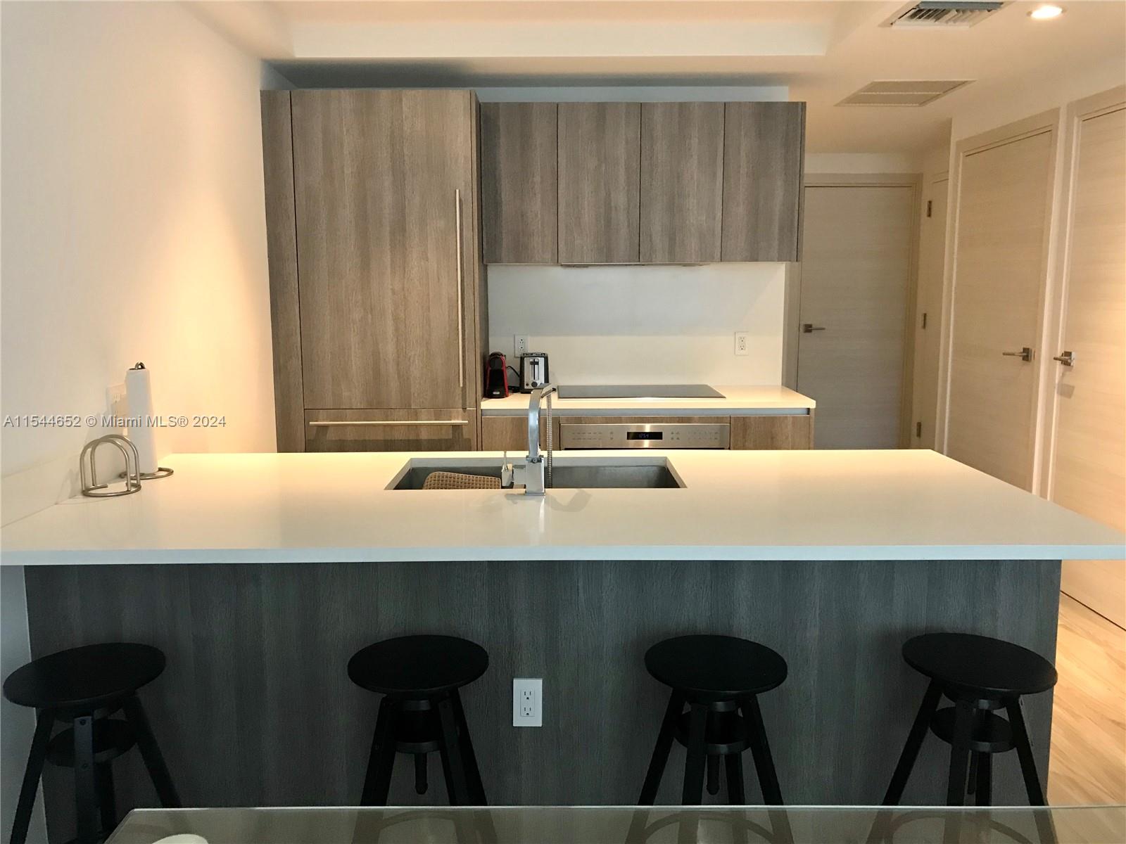 801 SMA RESIDENCES CONDO - Residential Lease