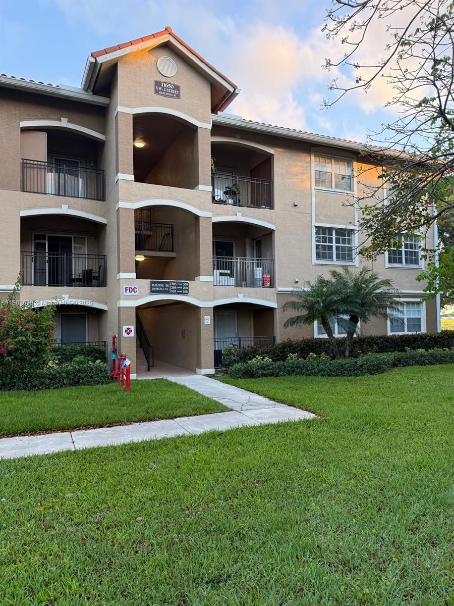 11650 Sw 2nd St 16207, Pembroke Pines, Miami-Dade County, Florida - 2 Bedrooms  
2 Bathrooms - 