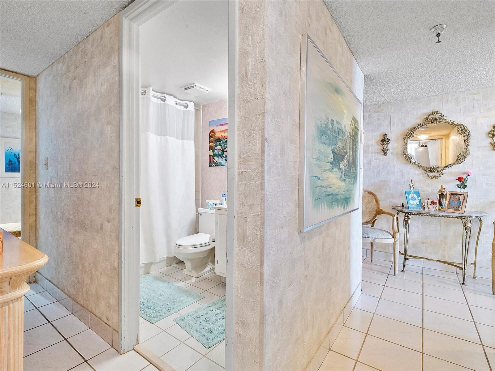 WINSTON TOWERS 700 CONDO - Residential