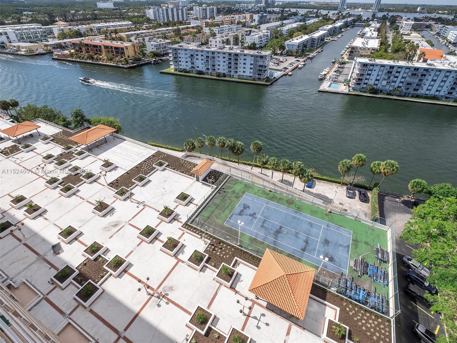 WINSTON TOWERS 700 CONDO - Residential