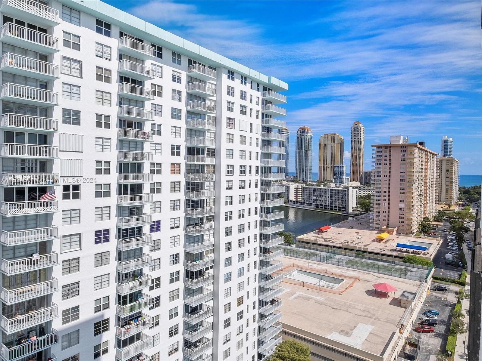 WINSTON TOWERS 700 CONDO - Residential