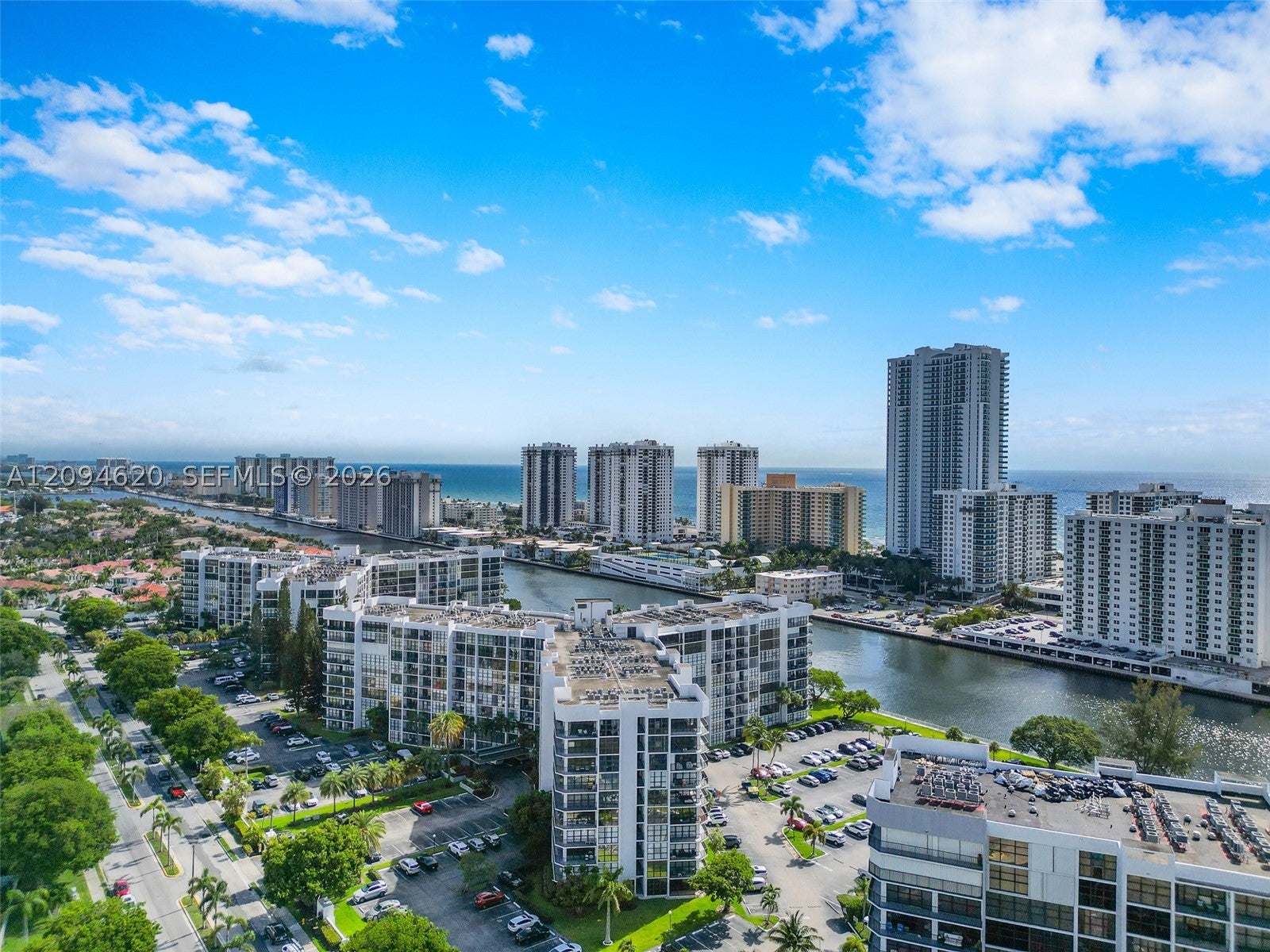 800 Parkview Dr 1006