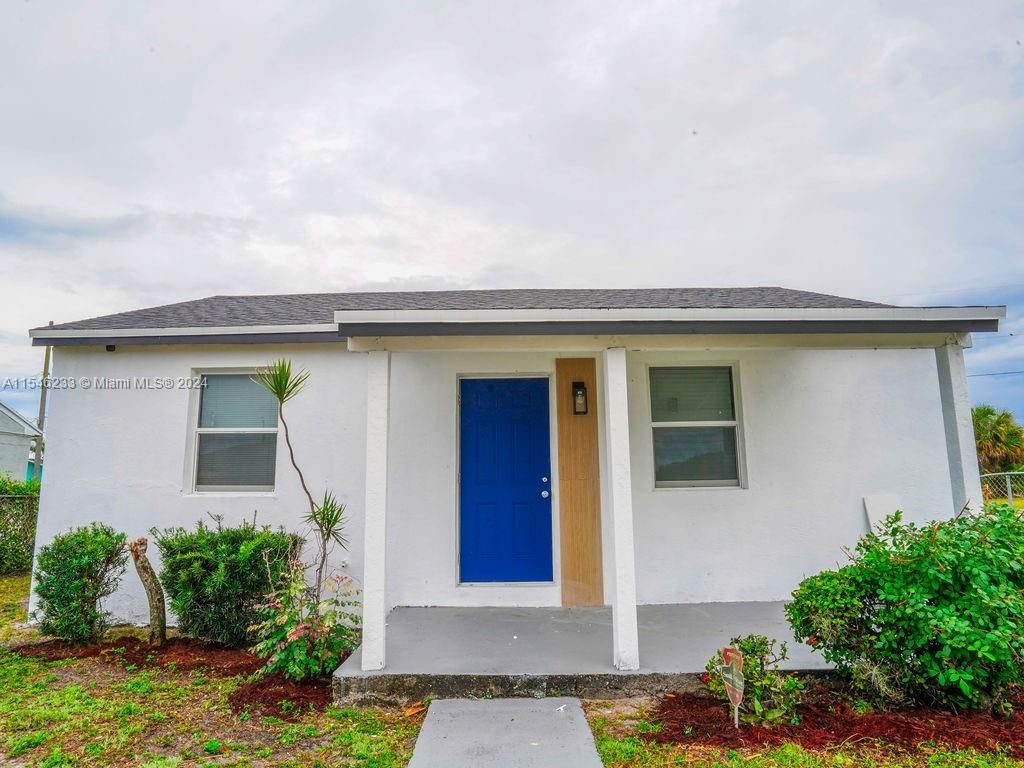 Photo of 765 W 5th St, Riviera Beach, FL 33404 (MLS # A11546233)