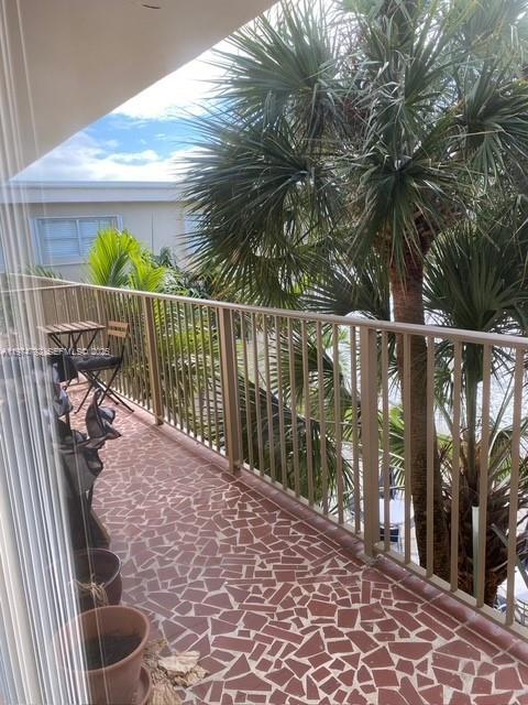 WATERWAY @ HOLLYWOOD BEAC - Residential Lease