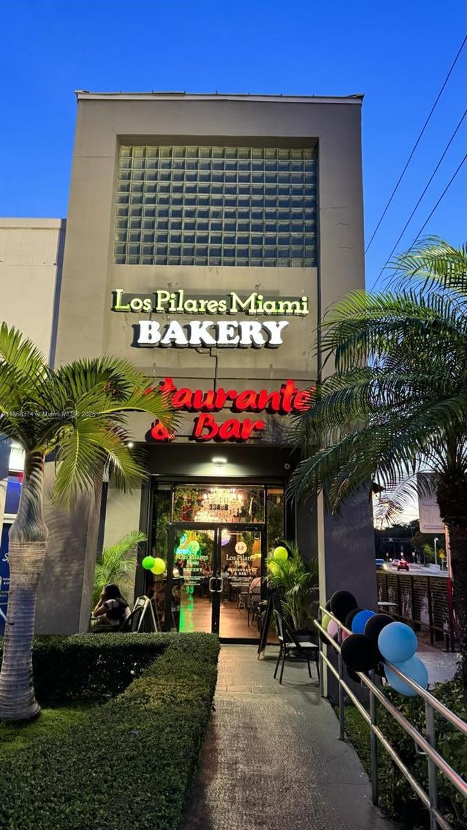 Los Pilares Miami Bar Restaurant is a prestigious and profitable gastronomic destination located in North Miami, Florida. This turnkey operation blends fine dining with artisanal bakery and bar service, offering a unique and memorable culinary experience. The business features a loyal customer base, strategic location with high foot traffic, ample parking, and a strong digital presence. With discretionary earnings of $237,881 and verifiable financials, it represents a compelling investment opportunity, including eligibility for a U.S. investment visa.