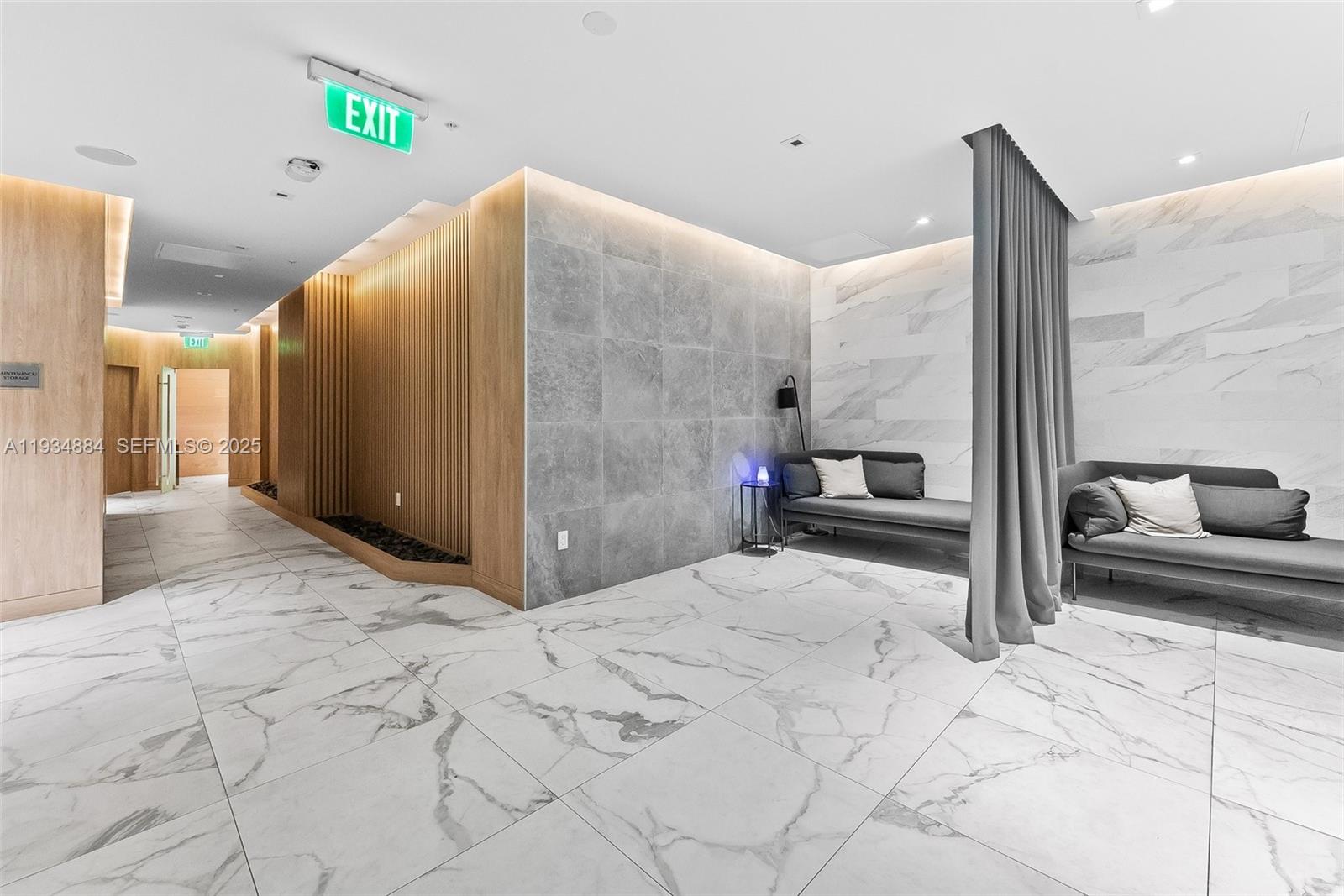 IVY CONDO - Residential