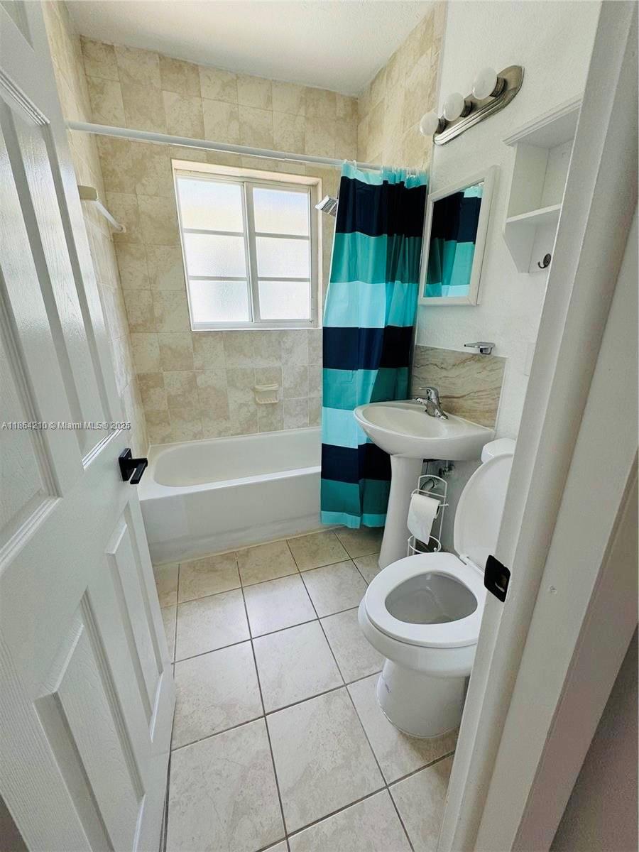 RITZ ROYAL PALM CONDO - Residential Lease