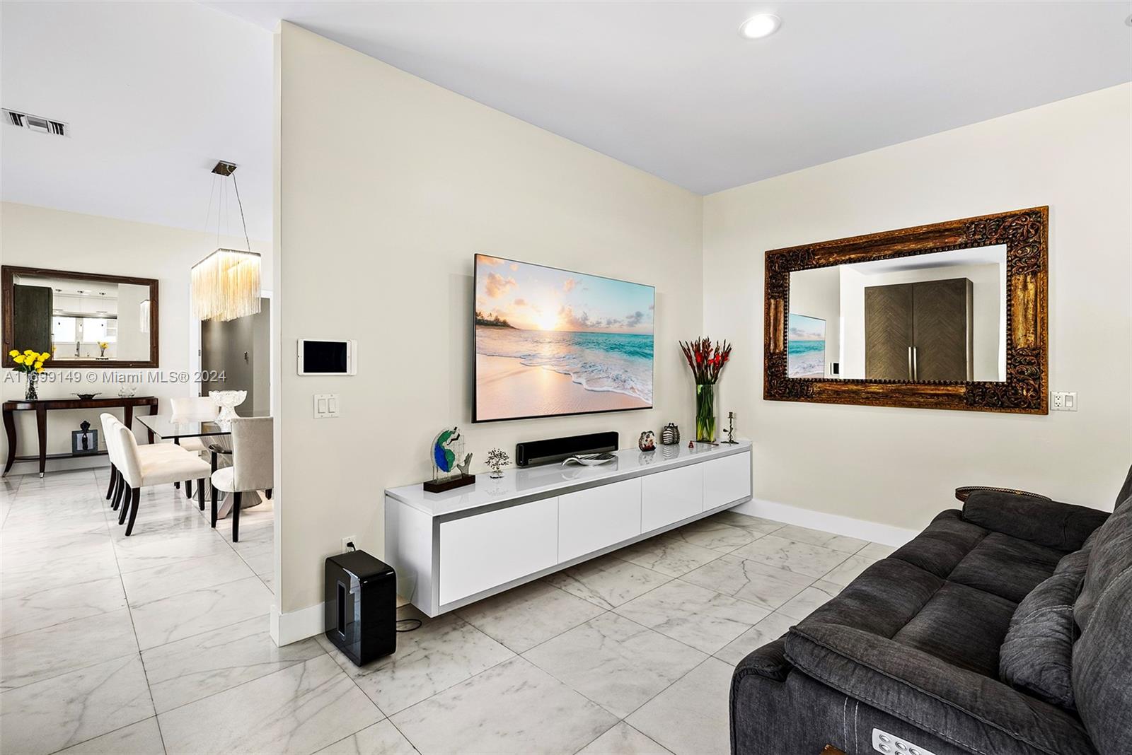 CORAL GROVES - Residential