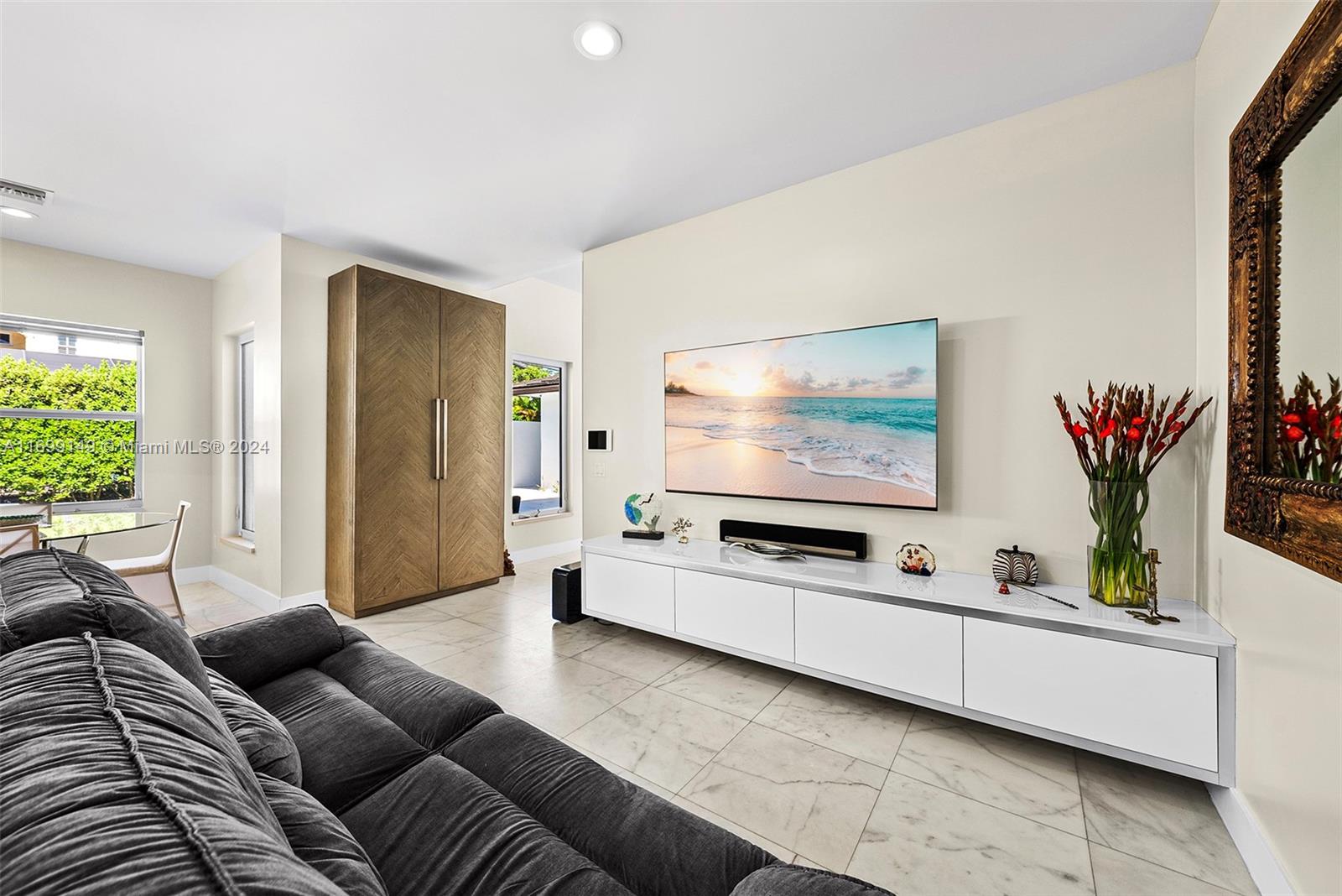 CORAL GROVES - Residential