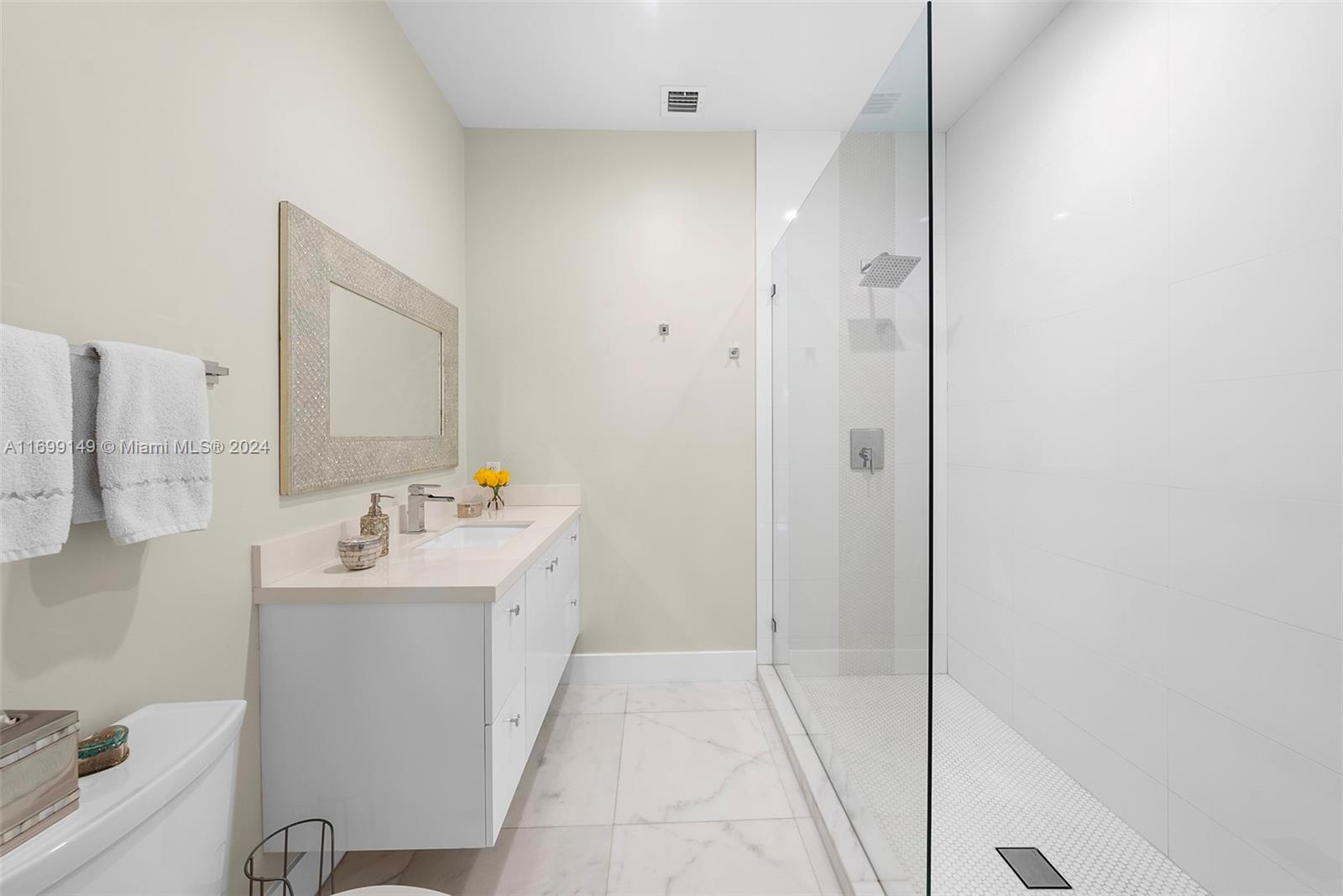 CORAL GROVES - Residential