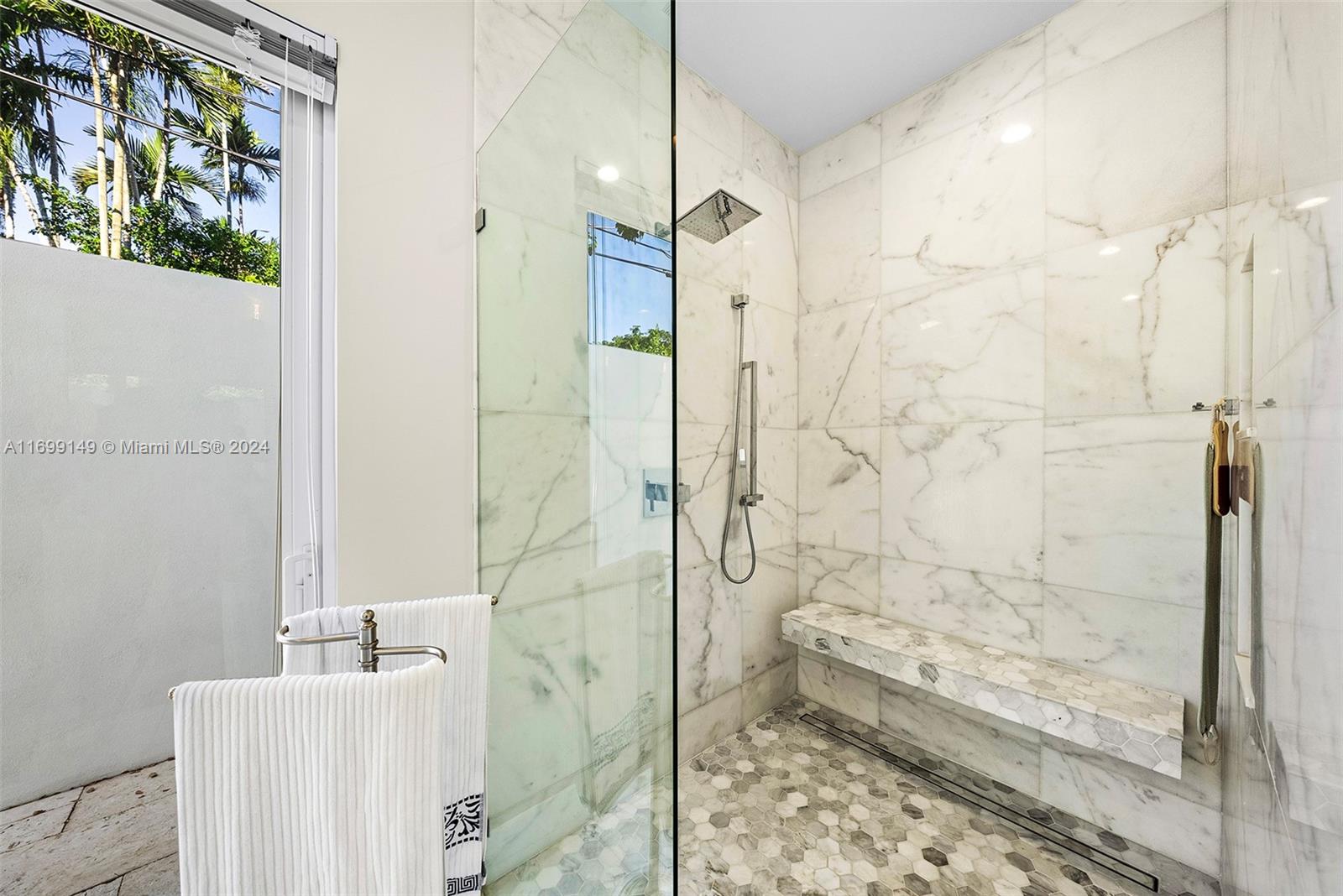 CORAL GROVES - Residential