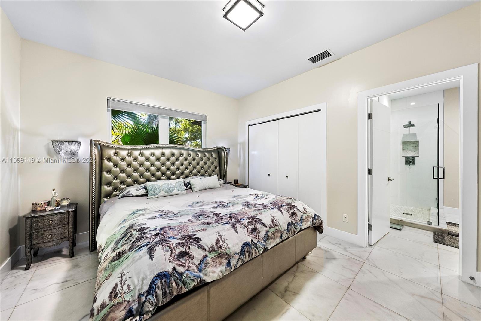 CORAL GROVES - Residential