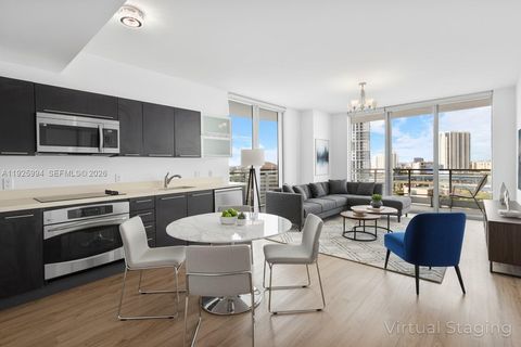 90 SW 3rd St 1512 Miami FL 33130