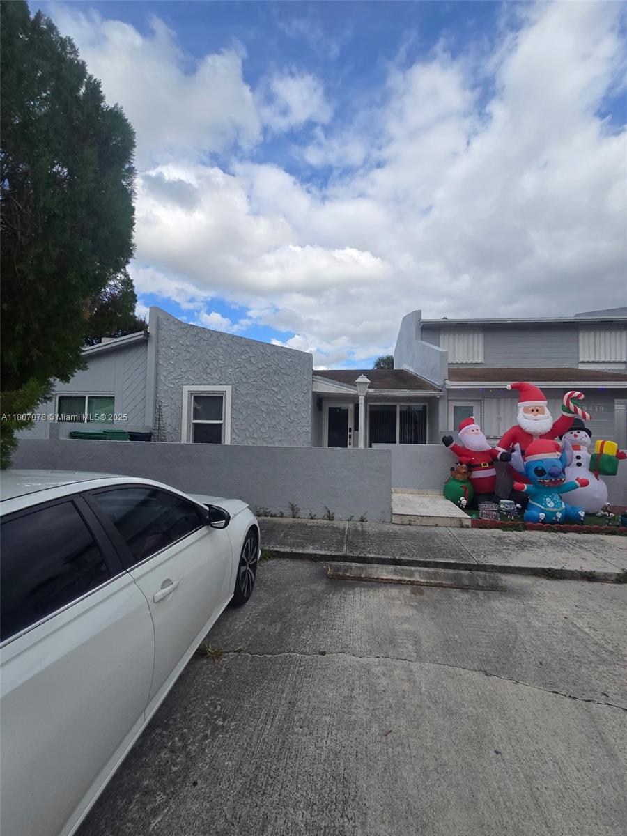 LAKES OF ACADIA UNIT 3 TH - Residential