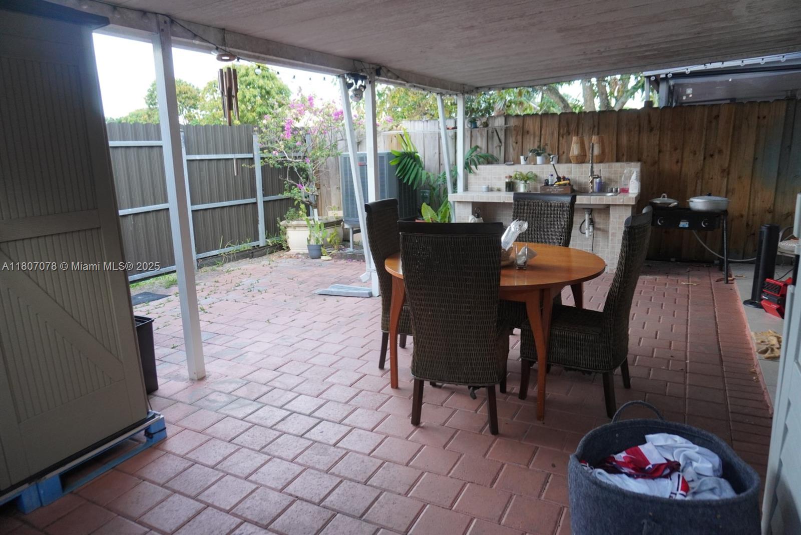 LAKES OF ACADIA UNIT 3 TH - Residential