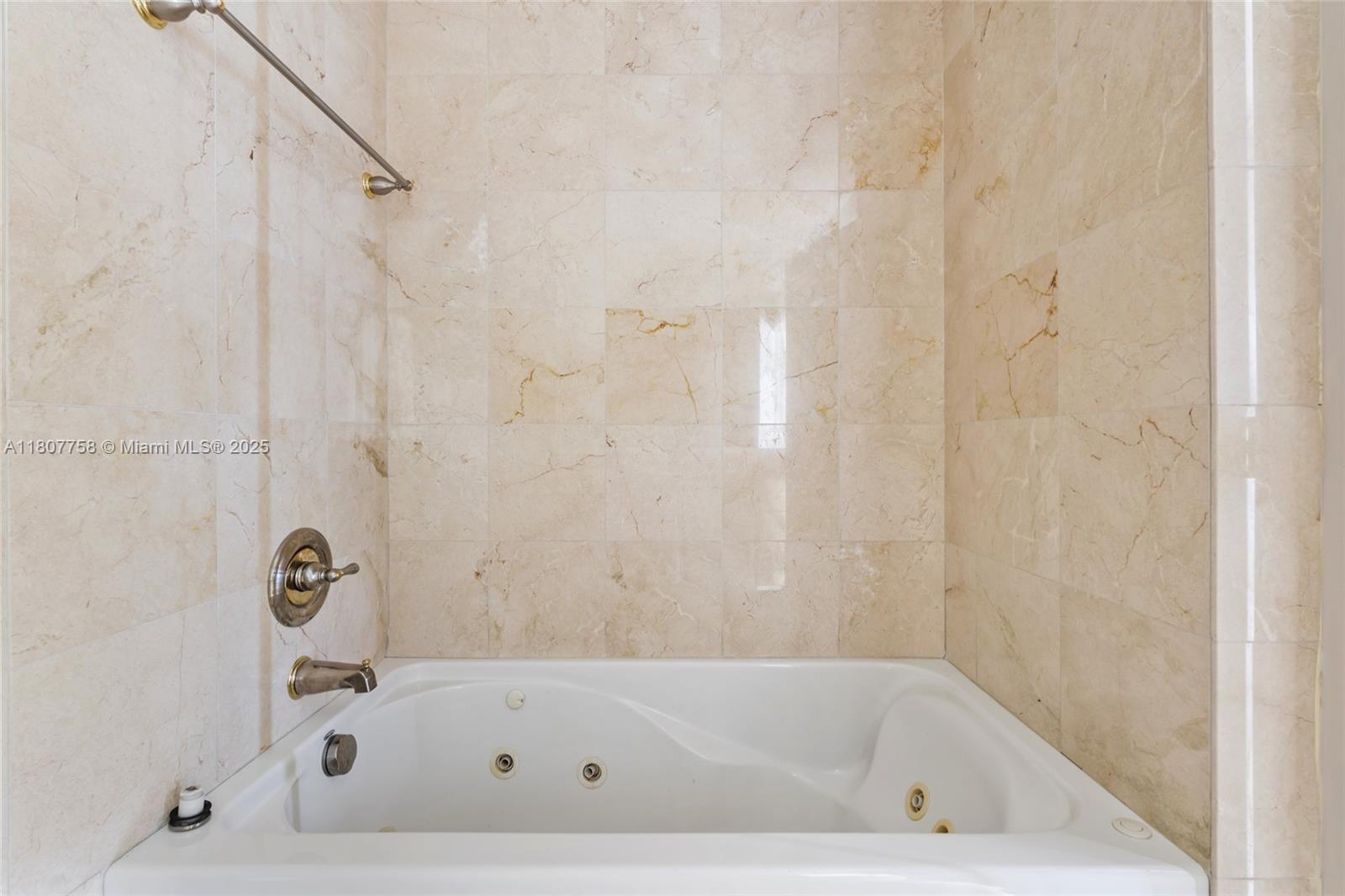 AKOYA CONDO - Residential Lease