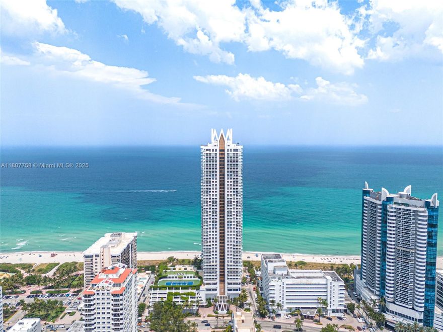 Akoya is an excellent place to live, close to shopping, restaurants, and nightlife. Enjoy all the amenities we offer, from the Beach club to the fitness center, pool table, basketball court, indoor racquetball courts, and tennis court. pickleball