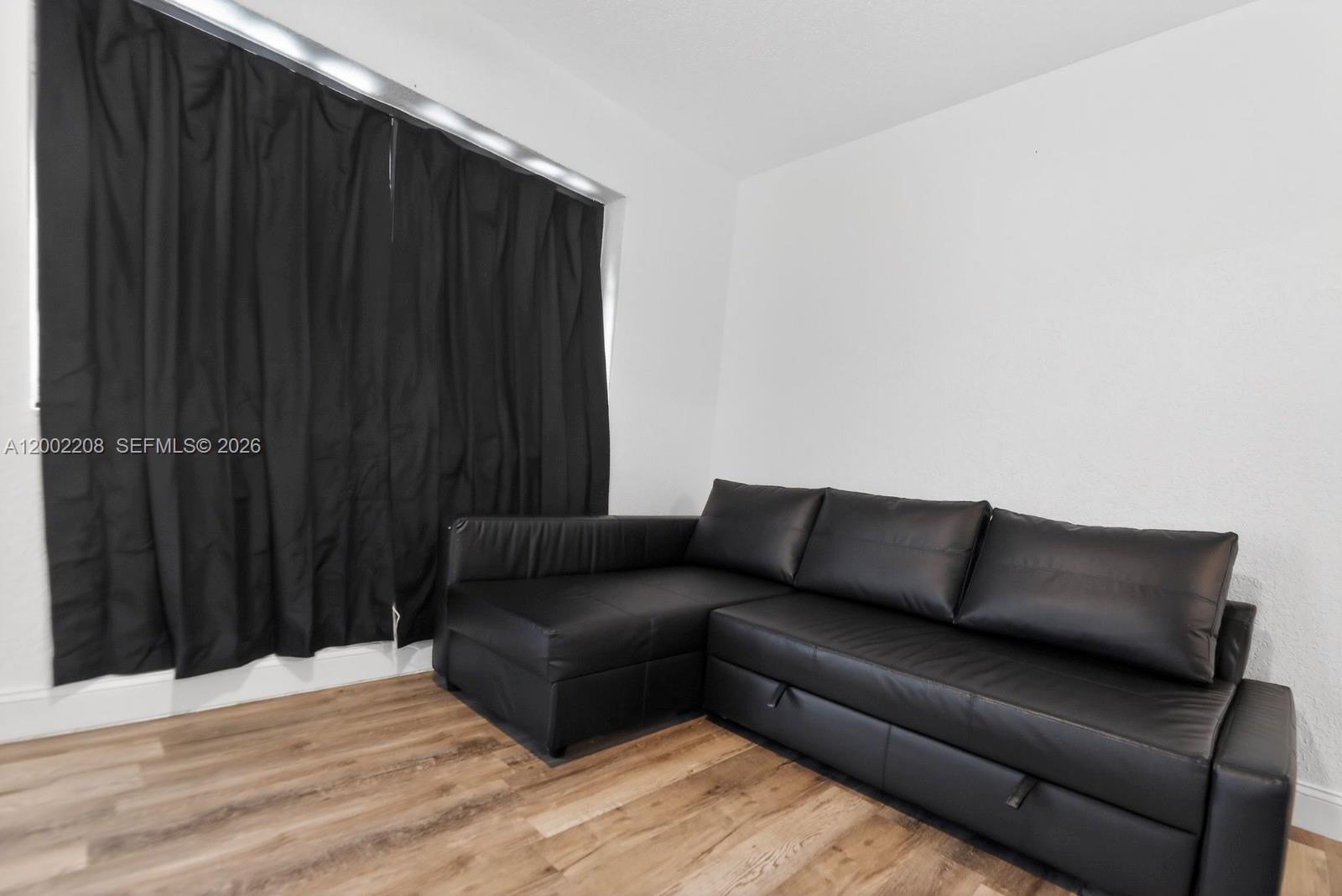 LAUDERDALE HOMESITES FIRS - Residential Lease