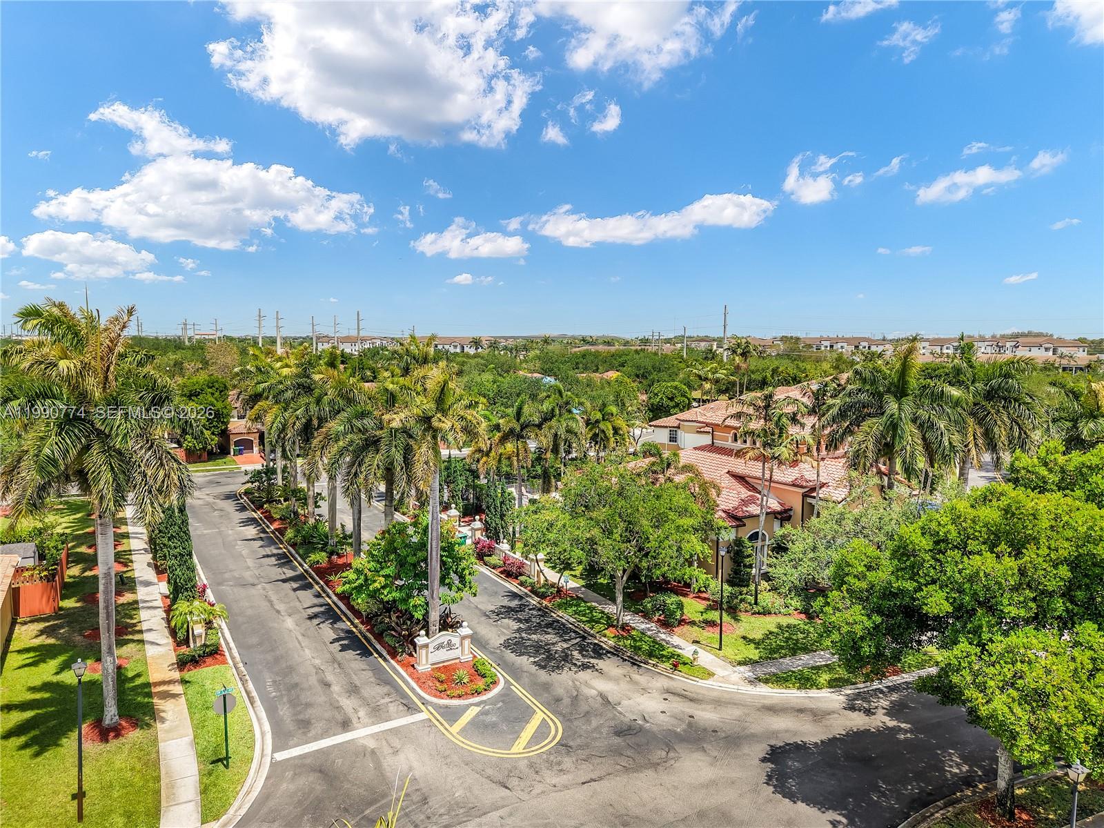 BELLAGIO AT VIZCAYA - Residential