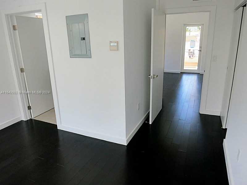 551/557 MICHIGAN CONDO - Residential