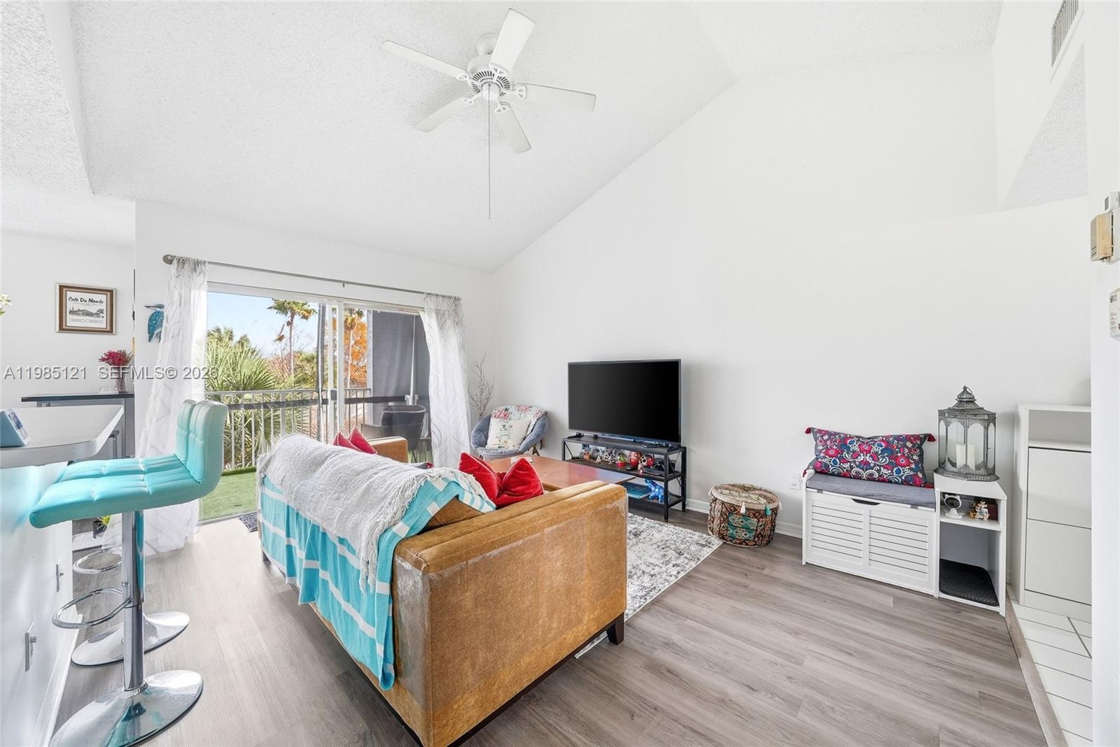 ROYAL GRAND CONDO - Residential