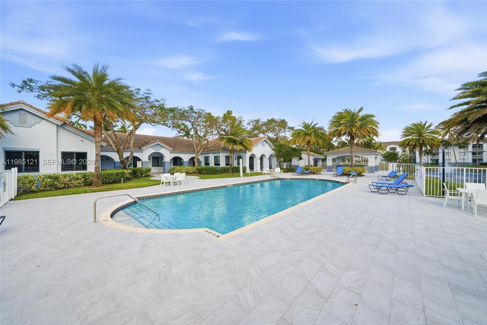 ROYAL GRAND CONDO - Residential