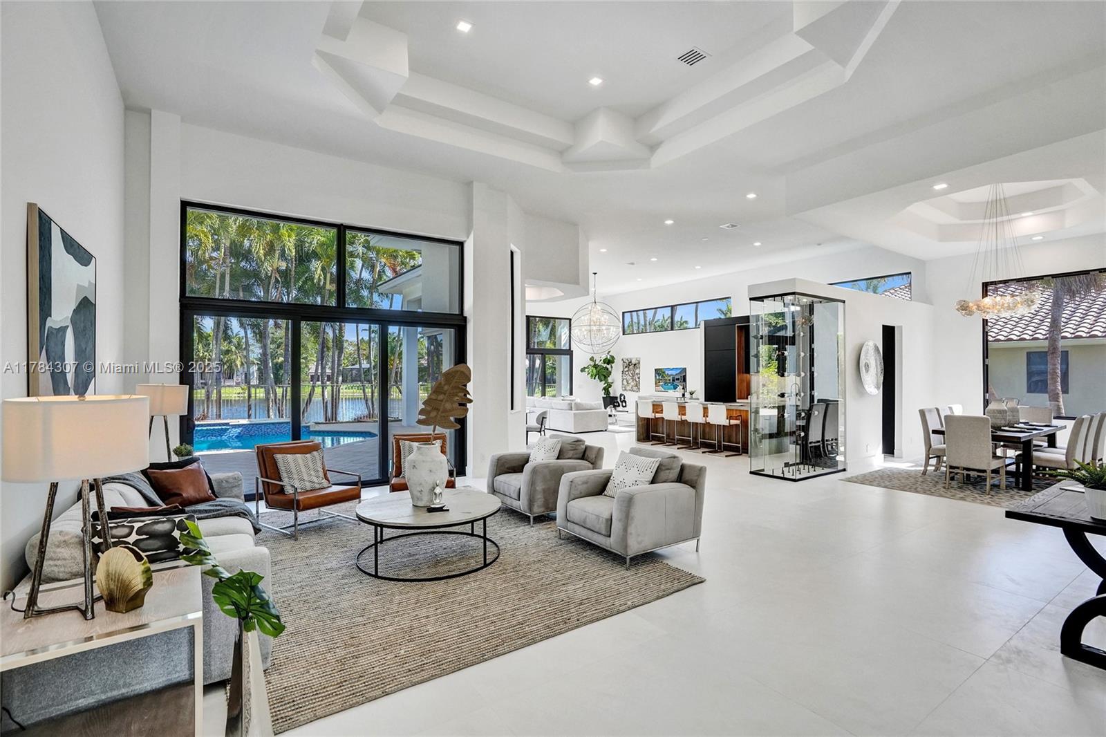 2486 Poinciana Ct