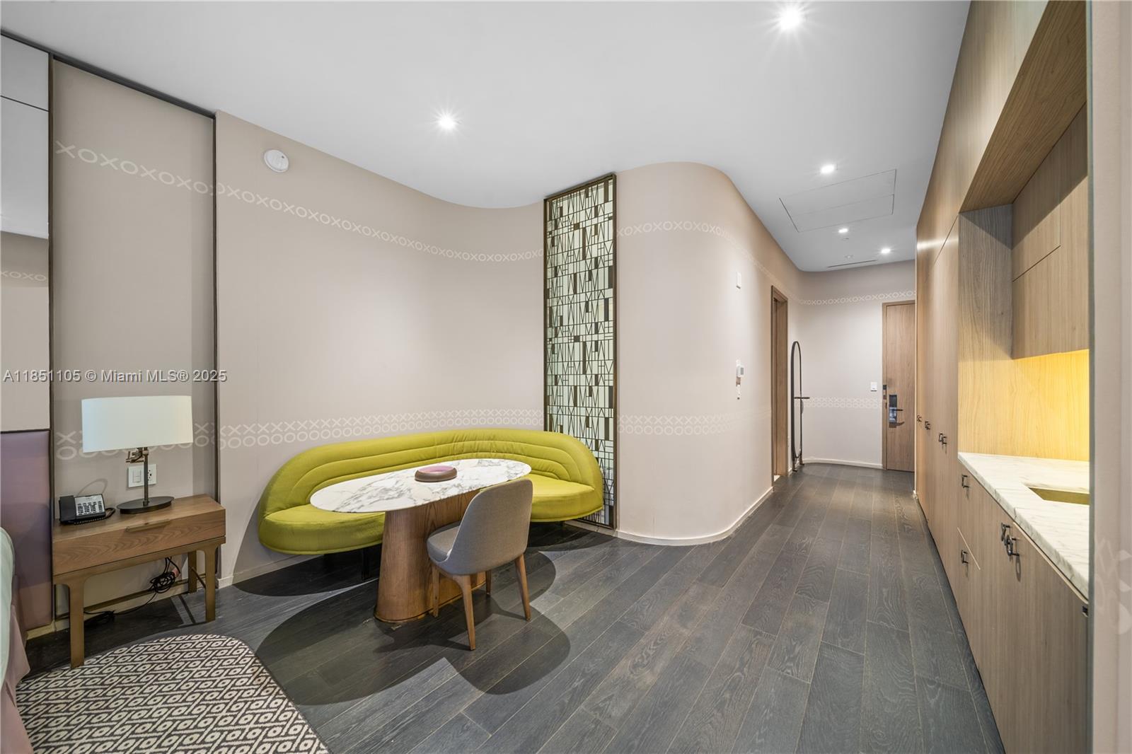 801 SMA DESIGNER SUITES C - Residential