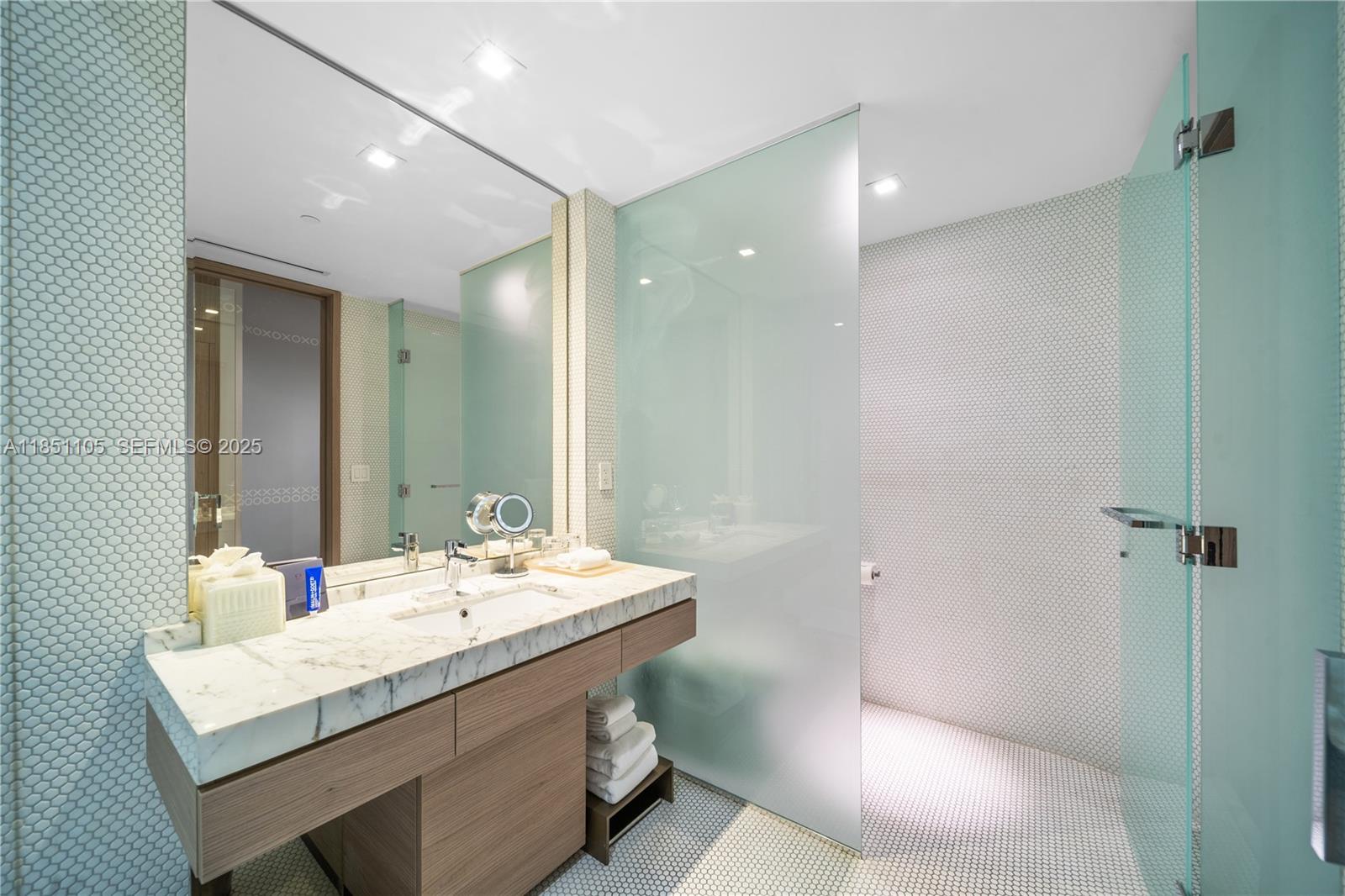 801 SMA DESIGNER SUITES C - Residential