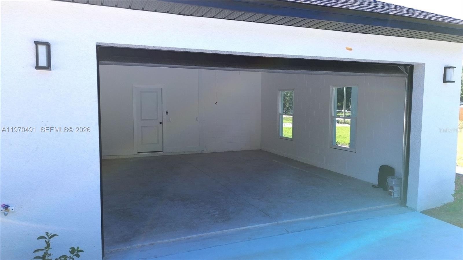 ROLLING HILLS - Residential