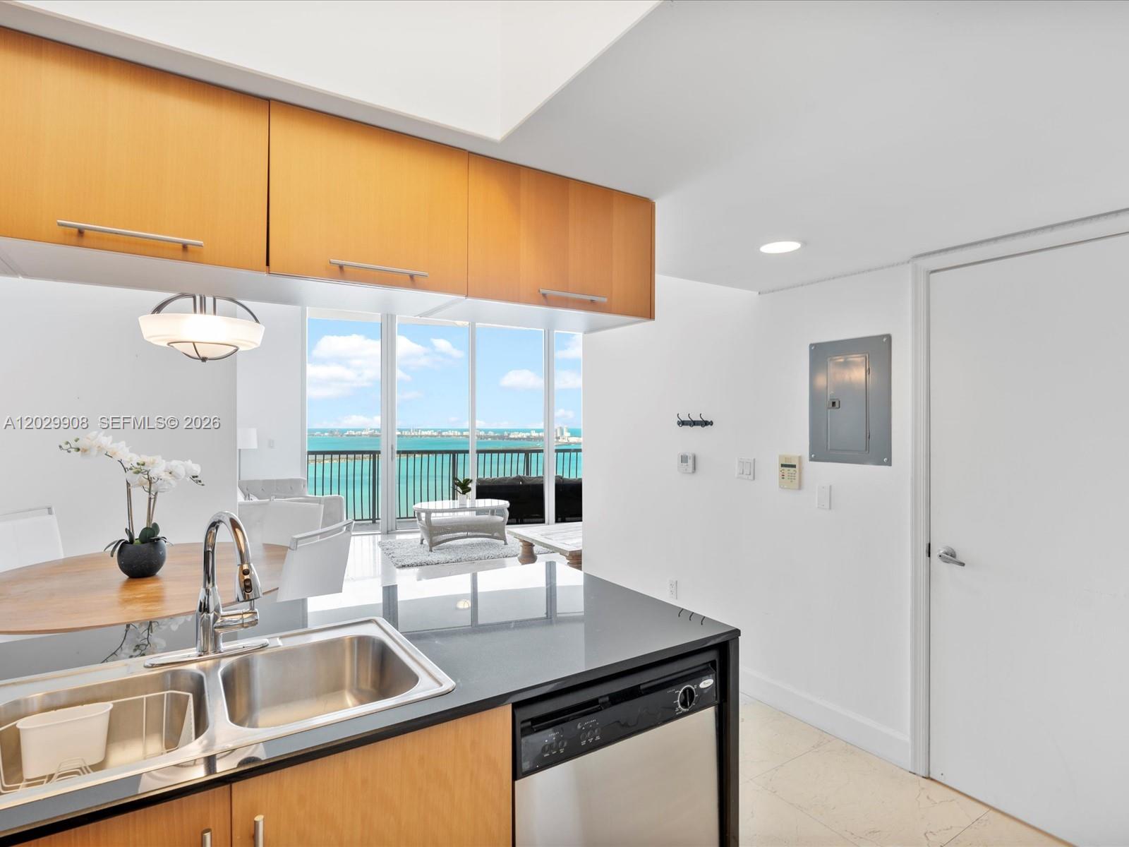1750 N Bayshore Dr 5601