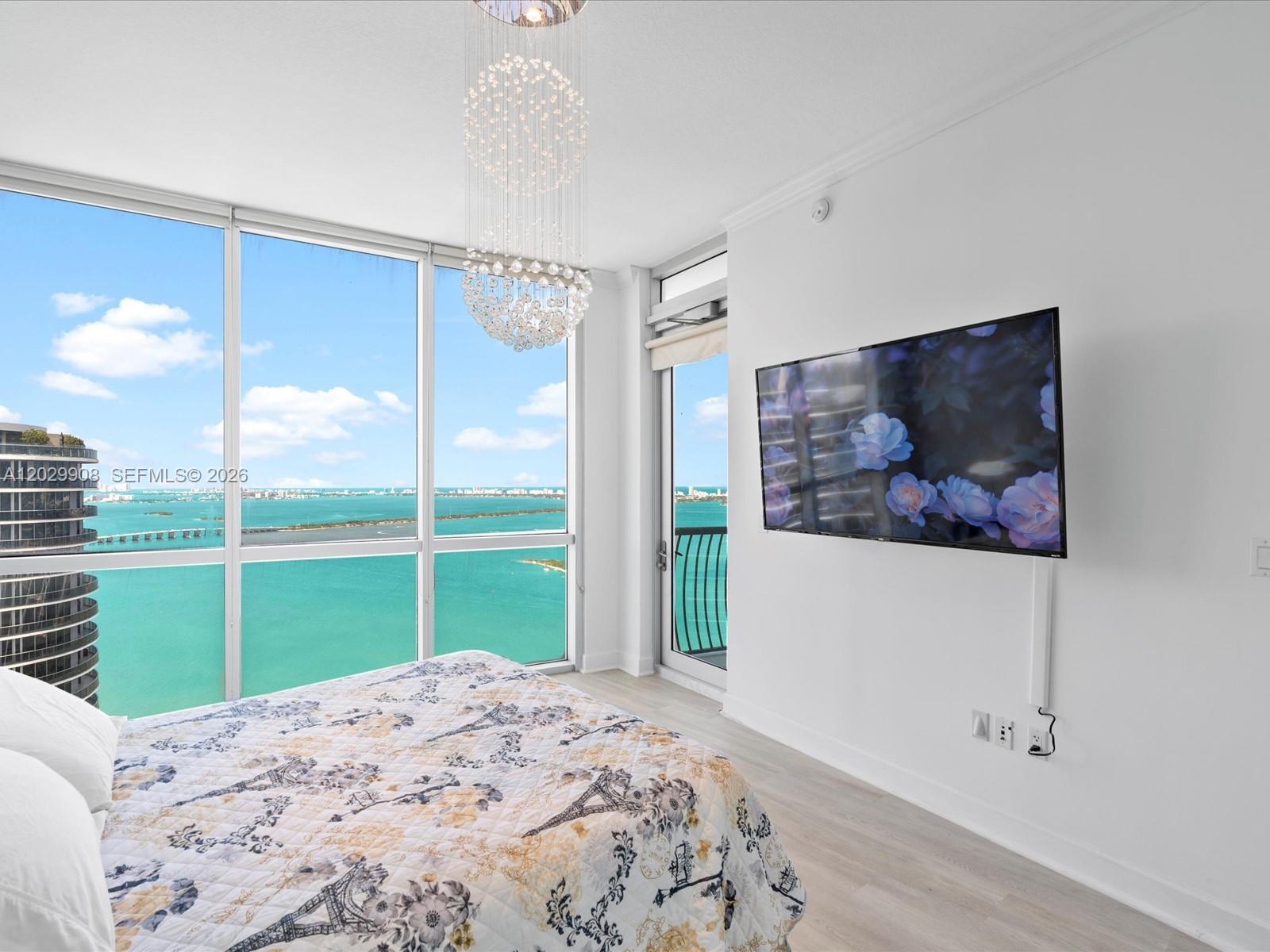 1750 N Bayshore Dr 5601