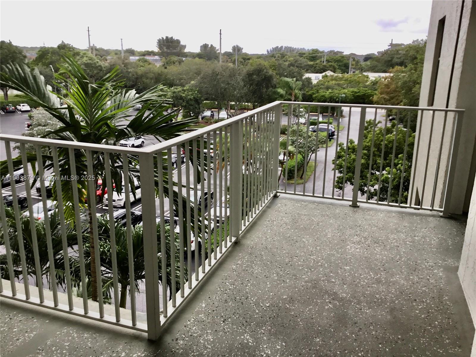 CYPRESS BEND CONDOMINIUM - Residential