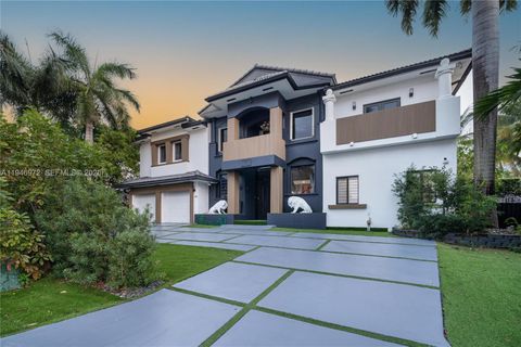 3400 NE 164th St Eastern Shores FL 33160