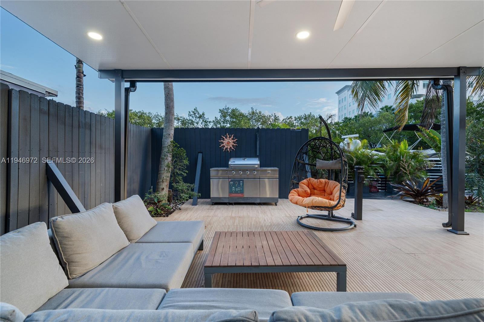 EASTERN SHORES - Residential