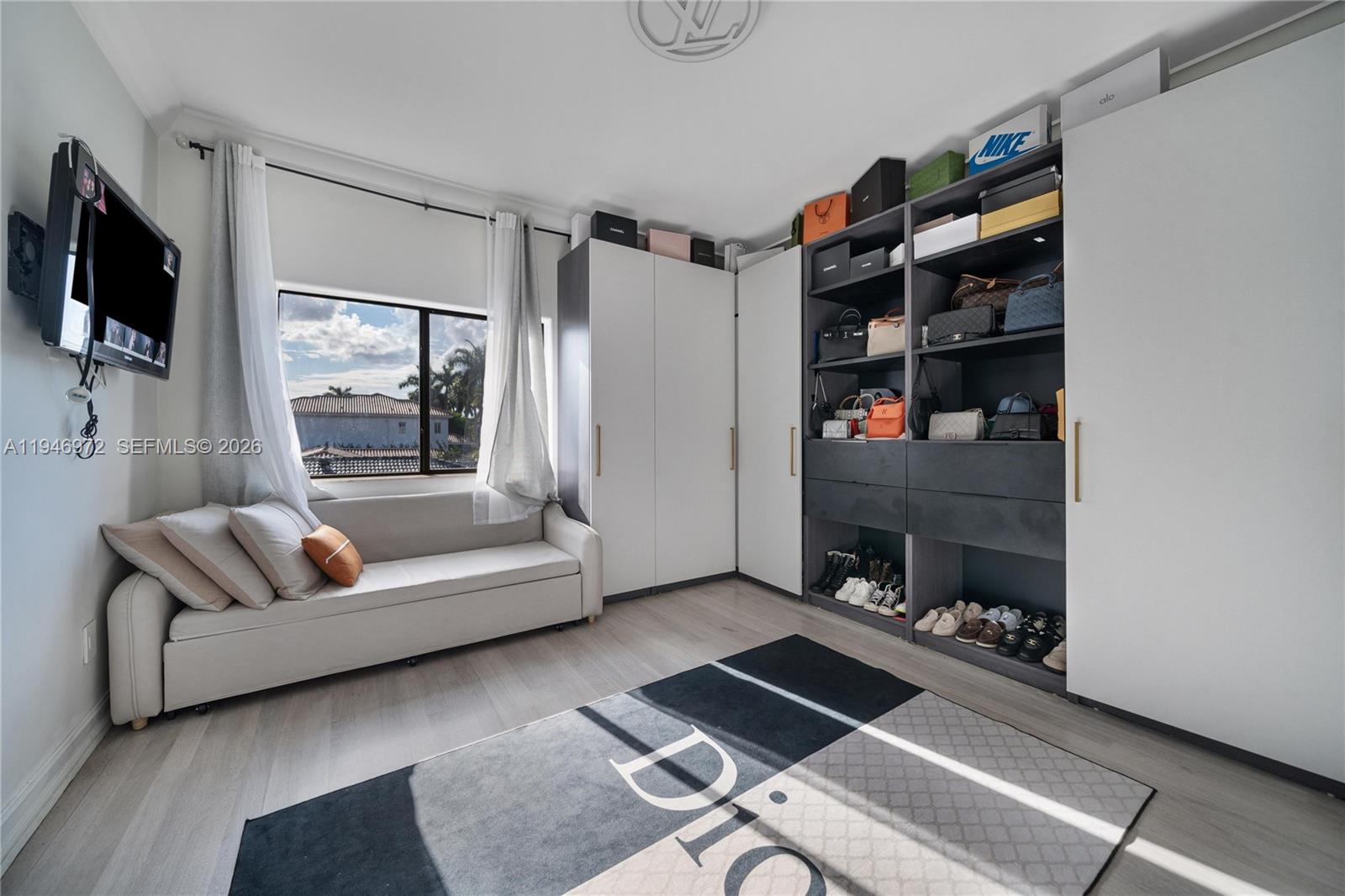 EASTERN SHORES - Residential