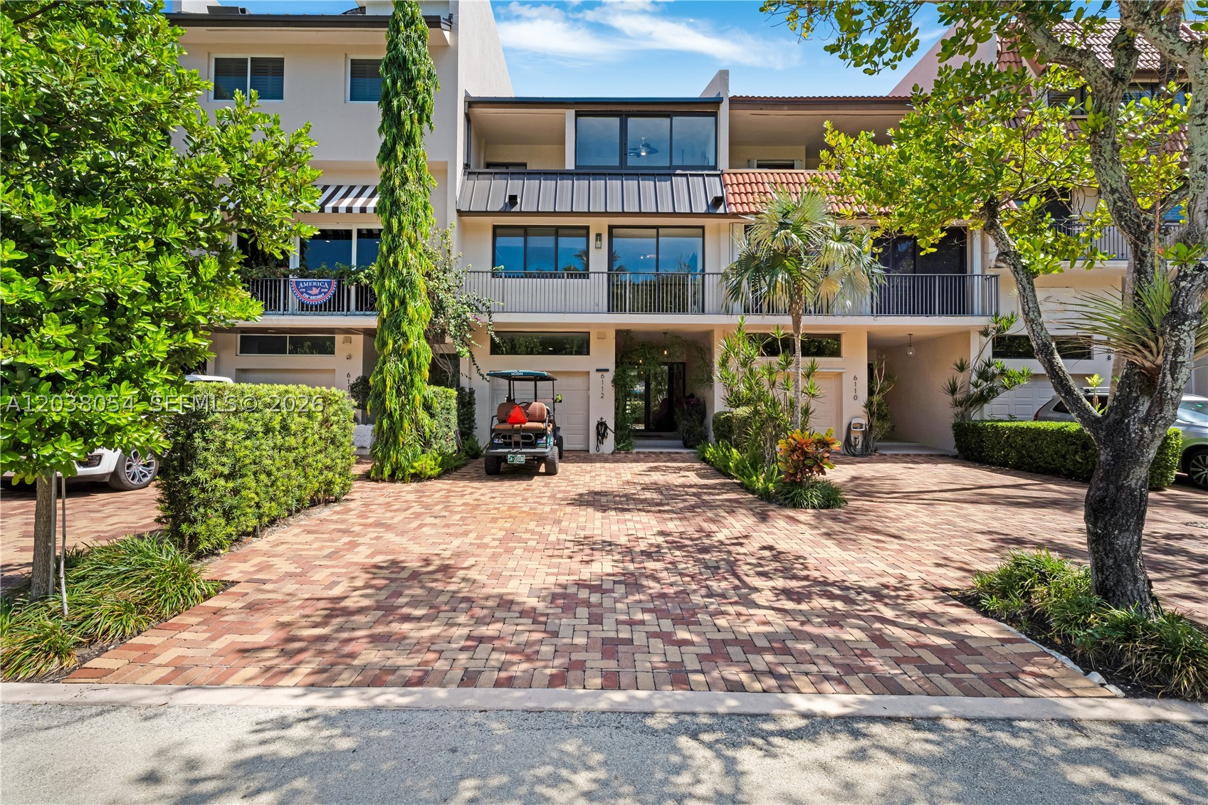 Photo 1 of 84 — 6112 Paradise Point Dr, Palmetto Bay, FL 33157