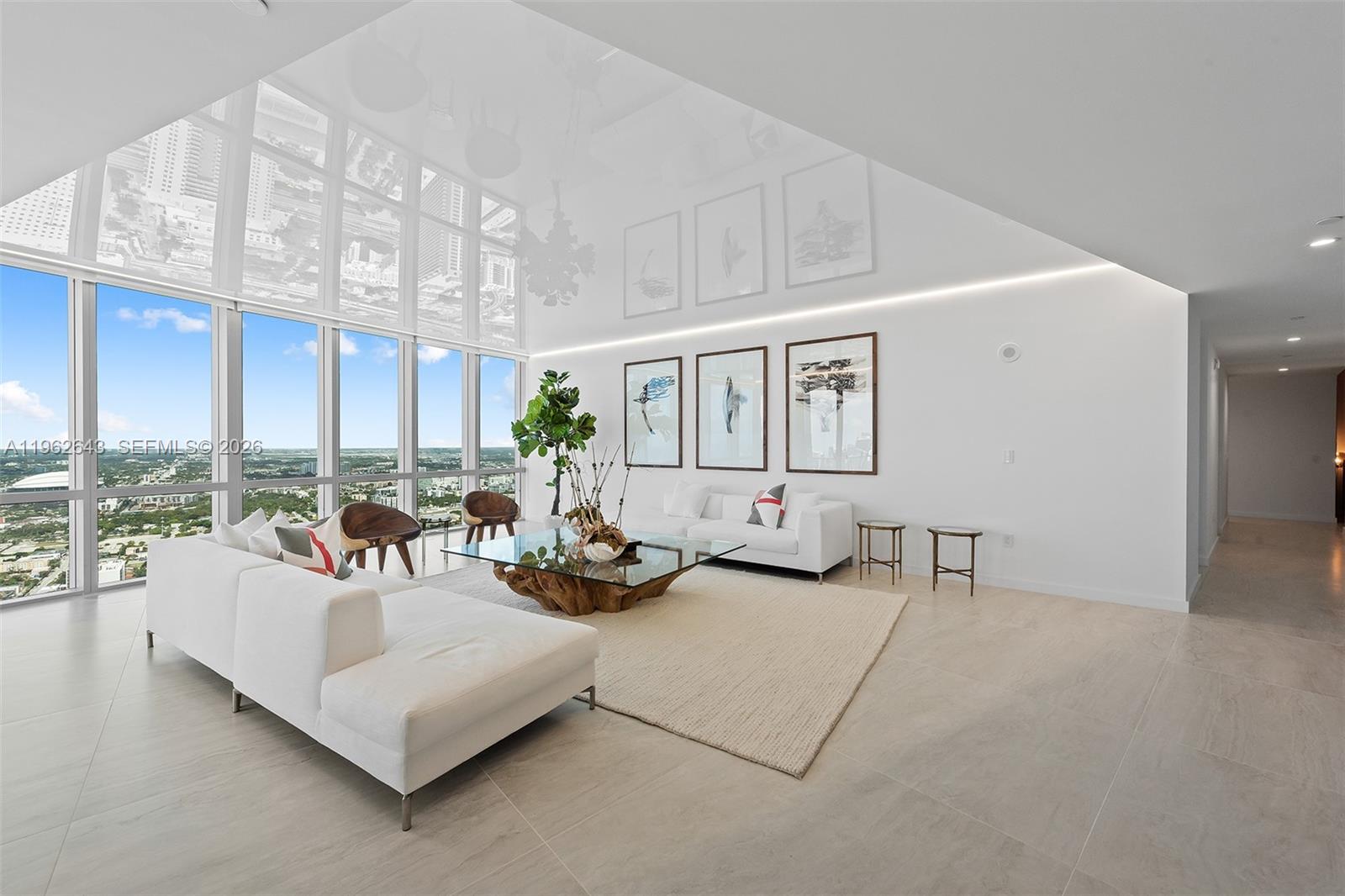 851 NE 1st Ave PH5212